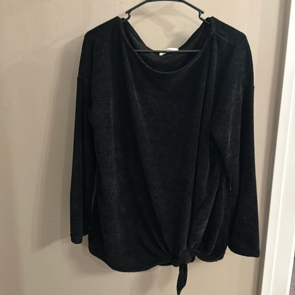 Black velour-ish top
